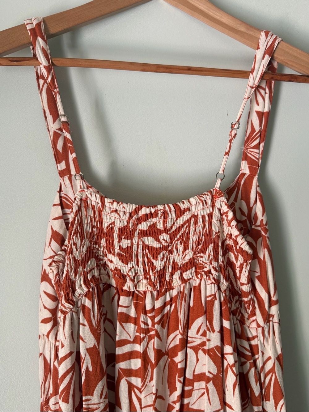 Bécool Tropical Leaf Print Smocked Maxi Dress Orange Cream Size Large - Picture 9 of 9